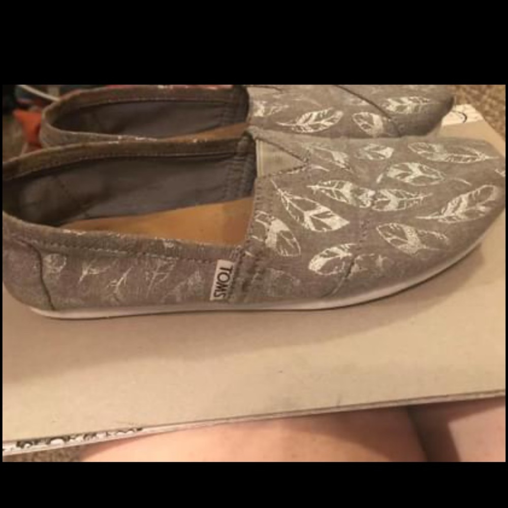Toms